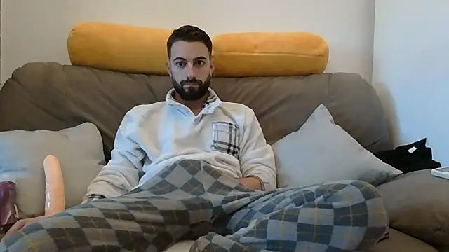 Amicisegreti online show from February 21, 2026, 6:36 am