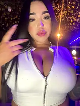 Snapshot of SofiaWildee chatting on January 18, 2026, 1:31 am SofiaWildee online show from January 18, 2026, 1:31 am