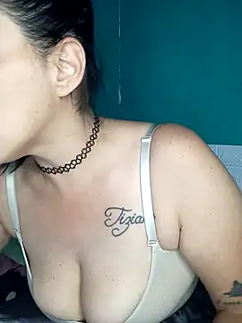 Snapshot of kariciasecreta chatting on November 18, 2025, 2:06 am kariciasecreta online show from November 18, 2025, 2:06 am