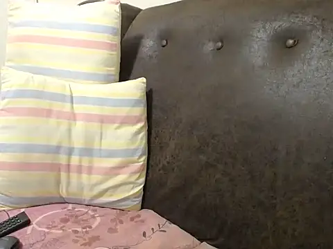 bustylaura4u online show from February 7, 2026, 6:00 pm