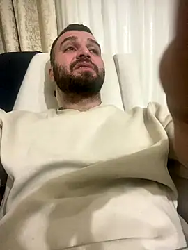 banuemre28 online show from December 20, 2025, 11:12 pm