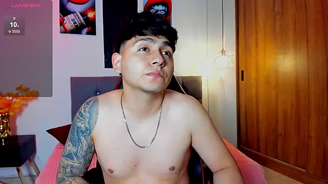 Snapshot of Nicolas_James_Sc chatting on February 27, 2026, 1:44 pm Nicolas James Sc online show from February 27, 2026, 1:44 pm