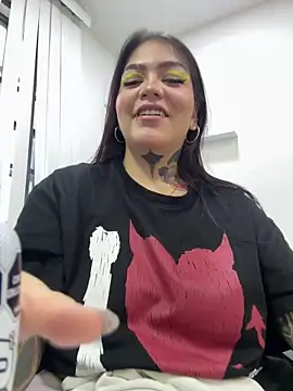 Snapshot of MAGIC_TESSA chatting on February 19, 2026, 4:36 pm MAGIC TESSA online show from February 19, 2026, 4:36 pm