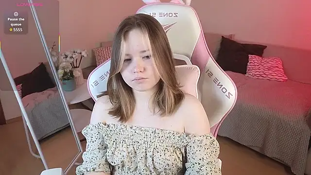 Snapshot of Sweetie_Hope chatting on February 11, 2026, 4:23 pm Sweetie Hope online show from February 11, 2026, 4:23 pm