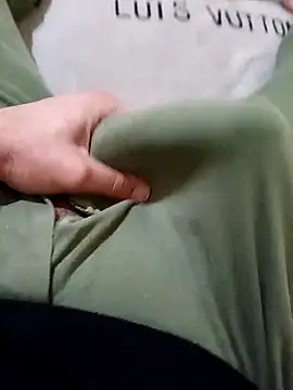 Snapshot of anis3g4 chatting on February 6, 2026, 4:10 pm anis3g4 online show from February 6, 2026, 4:10 pm