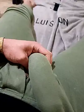 Snapshot of anis3g4 chatting on February 13, 2026, 2:02 pm anis3g4 online show from February 13, 2026, 2:02 pm