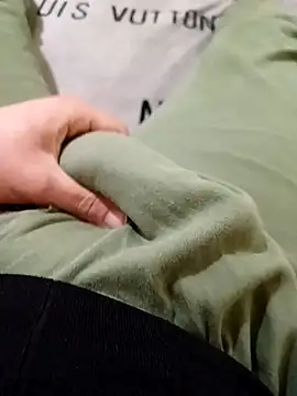 Snapshot of anis3g4 chatting on February 14, 2026, 7:32 pm anis3g4 online show from February 14, 2026, 7:32 pm