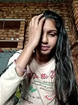 Snapshot of Yatiksha_Beby chatting on December 4, 2025, 4:11 am Yatiksha Beby online show from December 4, 2025, 4:11 am