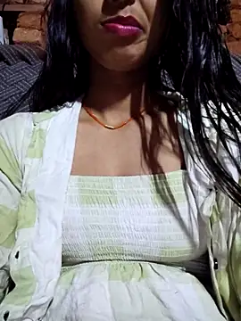 Snapshot of Yatiksha_Beby chatting on January 7, 2026, 3:03 pm Yatiksha Beby online show from January 7, 2026, 3:03 pm