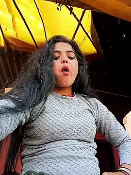 Snapshot of Yatiksha_Beby chatting on February 15, 2026, 10:25 am Yatiksha Beby online show from February 15, 2026, 10:25 am