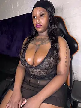 Snapshot of QUEEN_NOBUHLE_777 chatting on February 2, 2026, 10:41 pm QUEEN NOBUHLE 777 online show from February 2, 2026, 10:41 pm