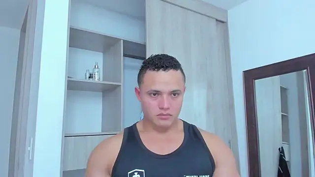 Snapshot of KingLevi01 chatting on February 3, 2026, 10:04 pm KingLevi01 online show from February 3, 2026, 10:04 pm