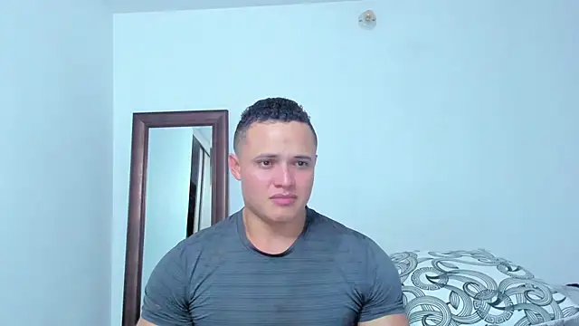 Snapshot of KingLevi01 chatting on February 21, 2026, 11:28 pm KingLevi01 online show from February 21, 2026, 11:28 pm