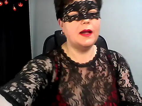 Snapshot of EllaLove2277 chatting on February 3, 2026, 12:32 pm EllaLove2277 online show from February 3, 2026, 12:32 pm