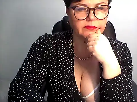 Snapshot of EllaLove2277 chatting on February 5, 2026, 6:51 am EllaLove2277 online show from February 5, 2026, 6:51 am