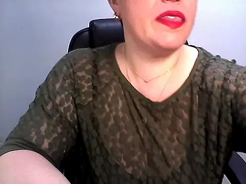 Snapshot of EllaLove2277 chatting on February 9, 2026, 7:12 am EllaLove2277 online show from February 9, 2026, 7:12 am