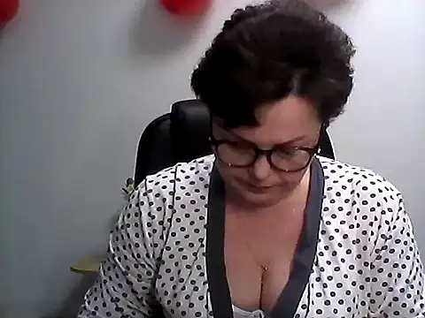 Snapshot of EllaLove2277 chatting on February 18, 2026, 6:31 am EllaLove2277 online show from February 18, 2026, 6:31 am