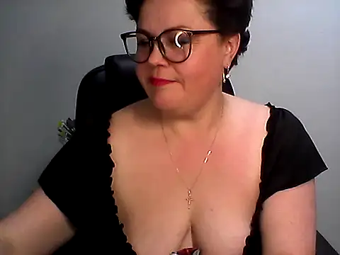 Snapshot of EllaLove2277 chatting on February 24, 2026, 6:50 pm EllaLove2277 online show from February 24, 2026, 6:50 pm