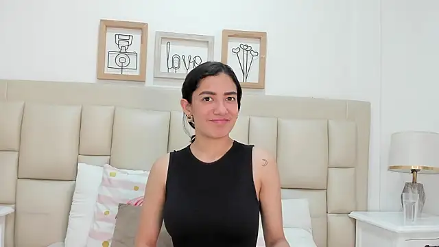 Skylerwhite02 online show from January 31, 2026, 8:18 pm