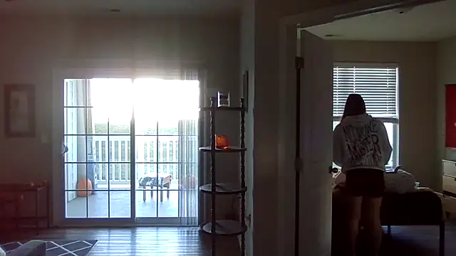 AllesandraLove online show from October 8, 2025, 1:31 pm