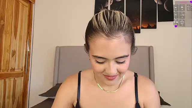 MaryMoon  online show from January 18, 2026, 9:18 pm