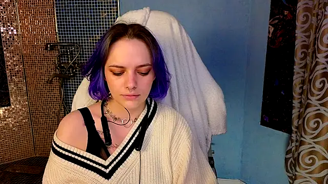 Snapshot of Eniferi chatting on December 2, 2025, 11:26 am Eniferi online show from December 2, 2025, 11:26 am