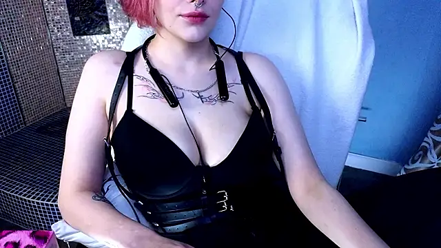 Snapshot of Eniferi chatting on February 2, 2026, 11:25 pm Eniferi online show from February 2, 2026, 11:25 pm