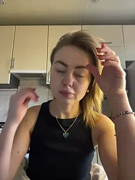 MartaLuna  online show from February 27, 2026, 12:16 pm