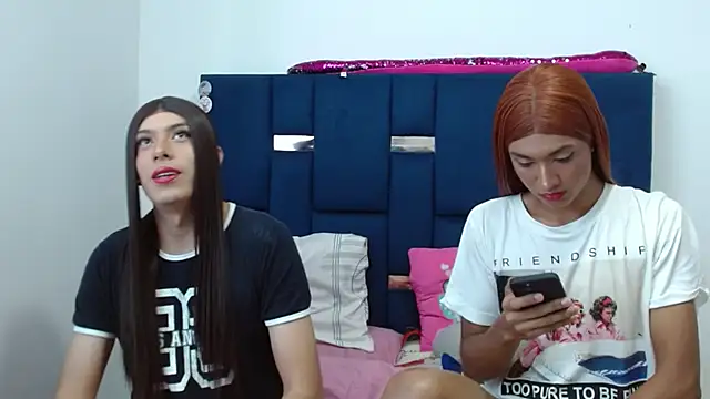 Snapshot of PinkLuna_LolaBloom chatting on January 17, 2026, 6:00 pm PinkLuna LolaBloom online show from January 17, 2026, 6:00 pm