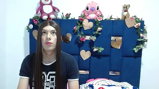 Snapshot of PinkLuna_LolaBloom chatting on February 14, 2026, 2:52 am PinkLuna LolaBloom online show from February 14, 2026, 2:52 am