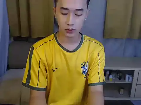 Snapshot of mr_chandy chatting on October 8, 2025, 10:13 am mr chandy online show from October 8, 2025, 10:13 am