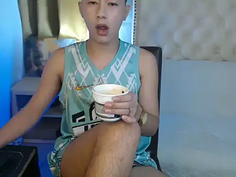 Snapshot of mr_chandy chatting on October 26, 2025, 10:32 am mr chandy online show from October 26, 2025, 10:32 am