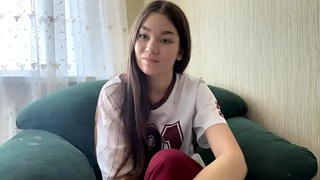 Cuteviola online show from October 21, 2025, 3:29 am