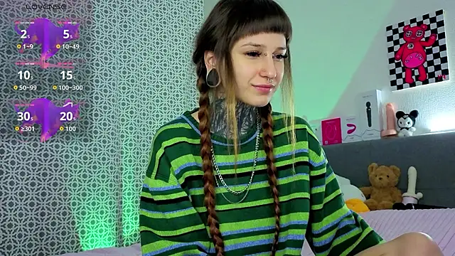 LilithPoison online show from February 19, 2026, 6:04 pm