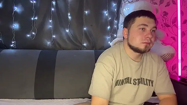 Snapshot of coupleinspire chatting on December 5, 2025, 8:49 pm coupleinspire online show from December 5, 2025, 8:49 pm