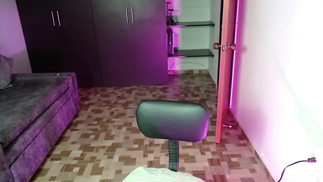 Snapshot of Gia_Dior chatting on February 7, 2026, 1:31 am Gia Dior online show from February 7, 2026, 1:31 am