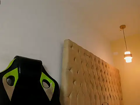 Dakota x18 online show from October 2, 2025, 8:05 pm