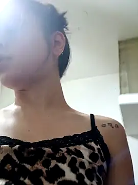 linameii online show from November 20, 2025, 11:48 pm