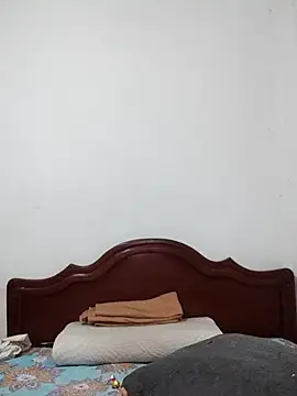 Vale stone  online show from March 5, 2026, 3:24 am