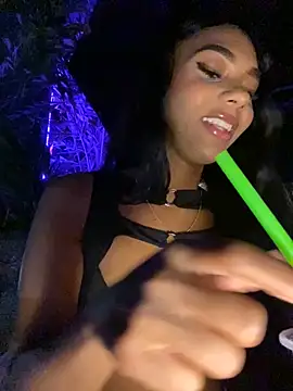 Snapshot of Savannahfisher chatting on February 5, 2026, 1:32 am Savannahfisher online show from February 5, 2026, 1:32 am