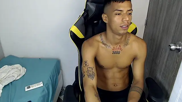 Snapshot of Nando_coll chatting on October 18, 2025, 11:33 am Nando coll online show from October 18, 2025, 11:33 am