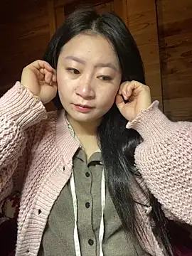 Snapshot of violet-00 chatting on February 3, 2026, 1:37 am violet-00 online show from February 3, 2026, 1:37 am