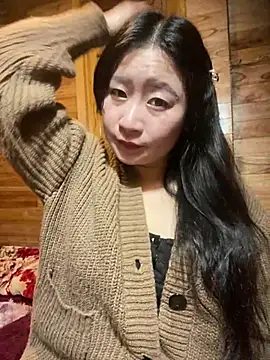 Snapshot of violet-00 chatting on February 19, 2026, 1:45 am violet-00 online show from February 19, 2026, 1:45 am