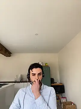 eauminerale online show from February 11, 2026, 11:04 am