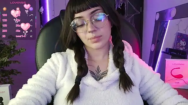 LesRose online show from October 21, 2025, 5:35 pm