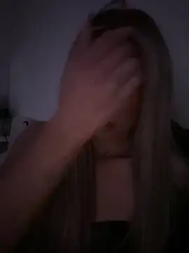 Snapshot of blondeeee chatting on February 2, 2026, 4:49 pm blondeeee online show from February 2, 2026, 4:49 pm