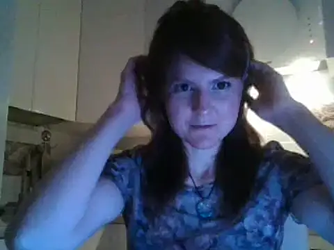 Arivonne online show from February 28, 2026, 9:05 pm