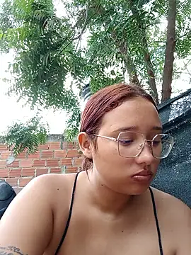 Snapshot of young_dairy01 chatting on February 5, 2026, 12:21 pm young dairy01 online show from February 5, 2026, 12:21 pm