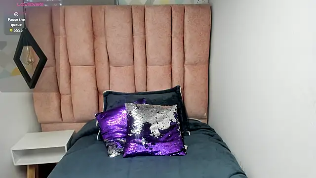 Issa Milf   online show from February 19, 2026, 2:13 pm