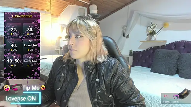 sophialyh 1 online show from February 23, 2026, 12:35 pm